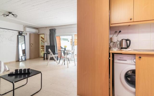 Loft Style Central Studio Large Terrace 100Mbps