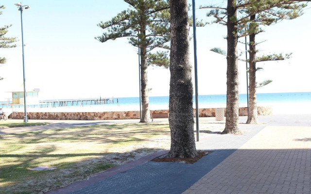 Glenelg Beachside Apartments