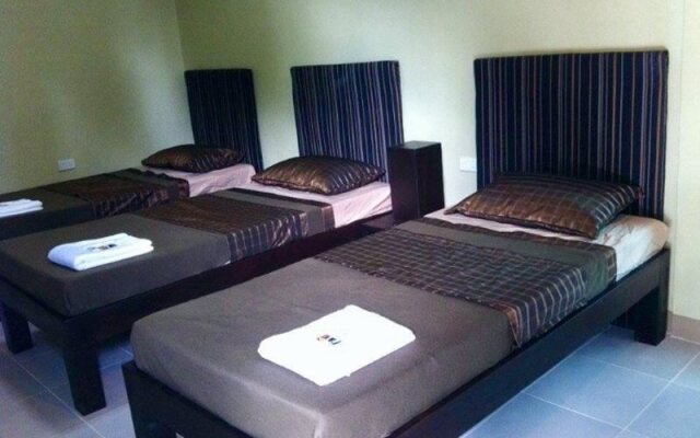 Monti's Place Dine & Bed
