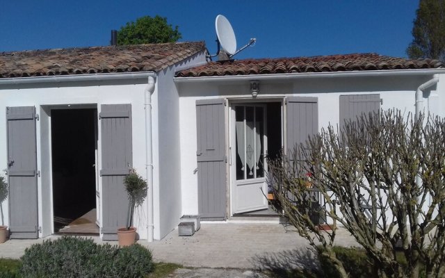 House With 4 Bedrooms in Le Bois-plage-en-ré, With Enclosed Garden and