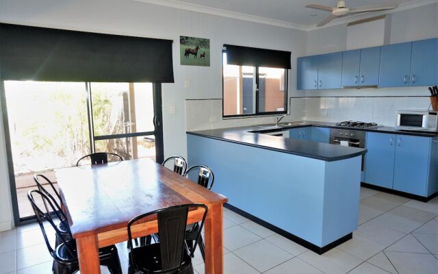 Ningaloo Breeze Villa 2