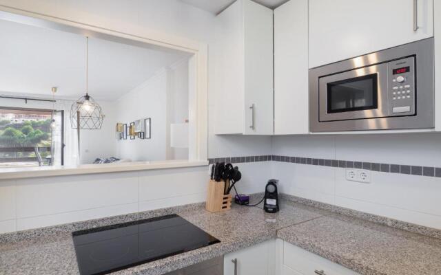 2297 Superb 2 bedrooms with seaview
