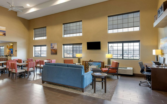 Comfort Inn Ludington near US-10