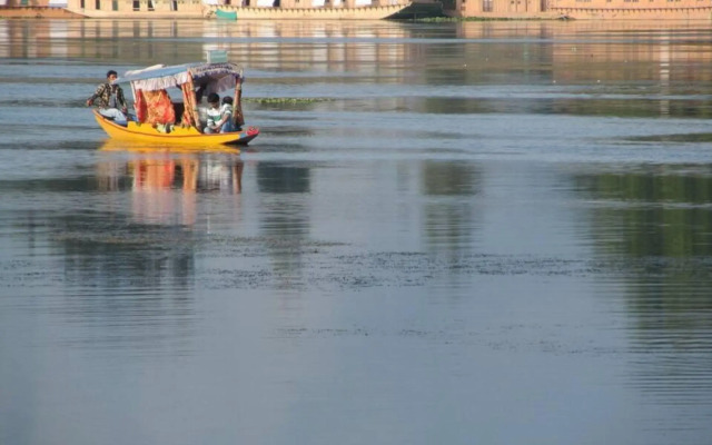 New Lucky Kashmir Houseboats