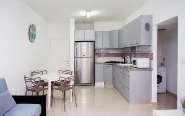Gk Apartment Ben Gurion St.