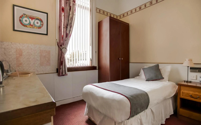 OYO Glenpark Hotel
