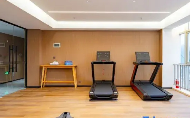 Qingmu Platinum Hotel (Nanjing Moling Subway Station)