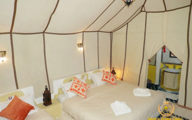 Room-sleeping in a Luxury Tent in Merzou