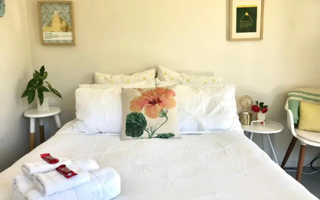 Sunny, Serene Studio @ Motueka