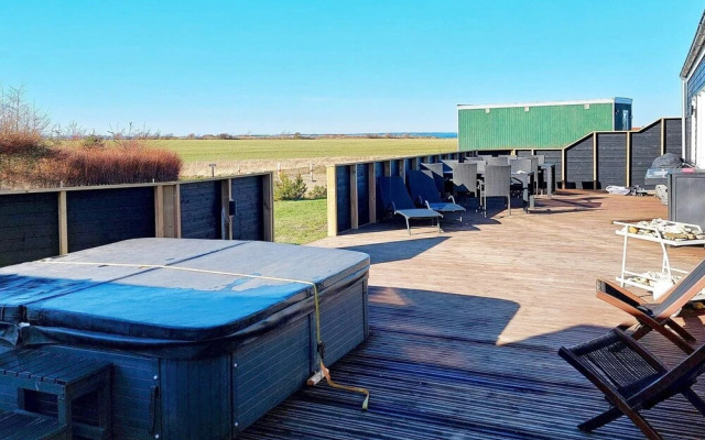 Luxurious Holiday Home in Jutland with Outdoor Hot Tub