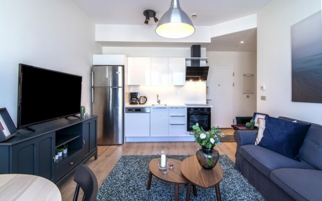 Central Residence Flat Near Metro in Kartal