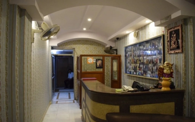 OYO 7844 Hotel Welcome Plaza