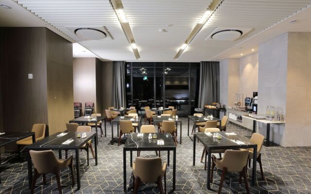 Orchid Hotel