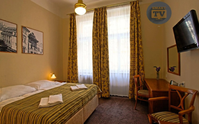 Anna Hotel
