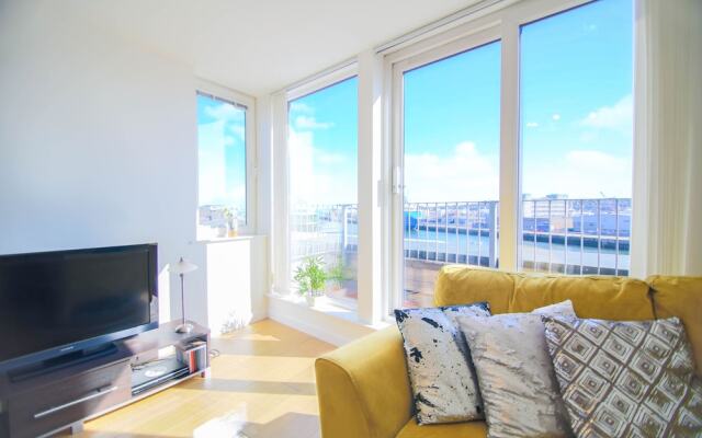 Queens Apartments - City Centre, Sea View, Free Private Parking, Luxury
