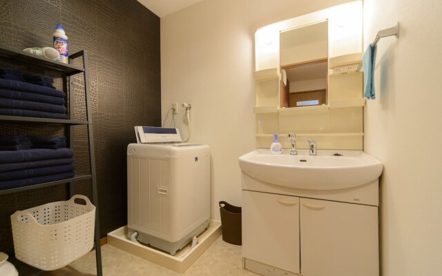 Residence Namba East 3