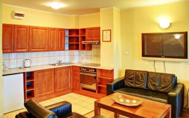 Apartamenty i Restauracja Janus