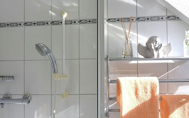 Apartment in Elpe With Balcony, Garden Furniture, Heating