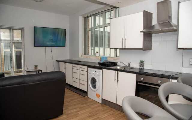 5 Double Bedroom Apartment in The City Centre