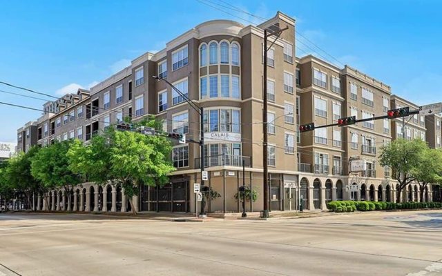 FRONTDESK Calais Midtown Apts Houston