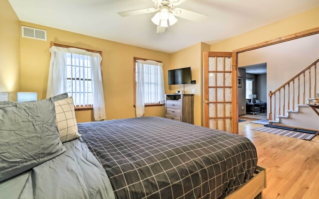 Hot Tub, Lake Access: Spacious Poconos Getaway!