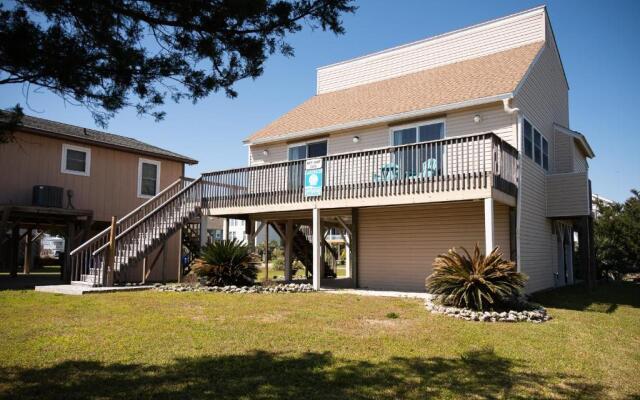 Apt Not by Oak Island Accommodations