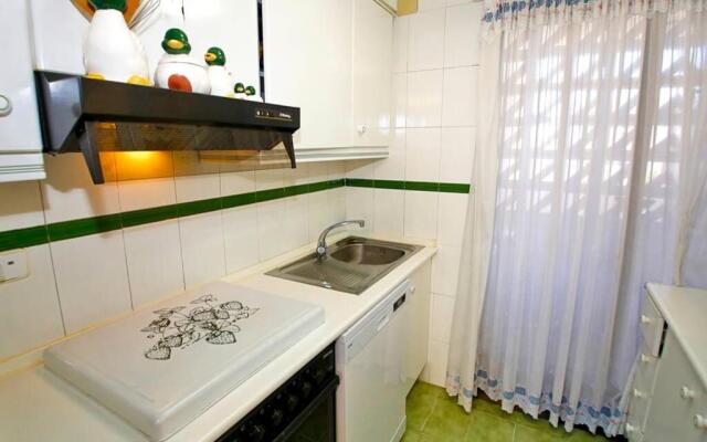 Garden apartment with Pool and AC