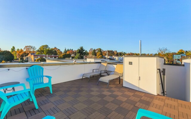 Red Maple Retreat in Judkins Park