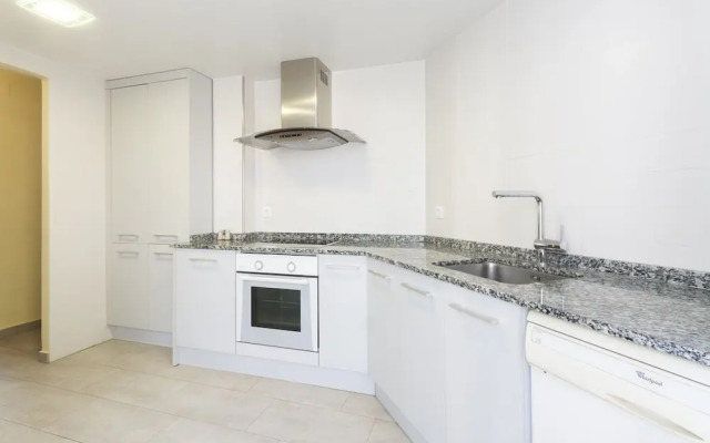 Cotton in Oliva With 3 Bedrooms and 1 Bathrooms