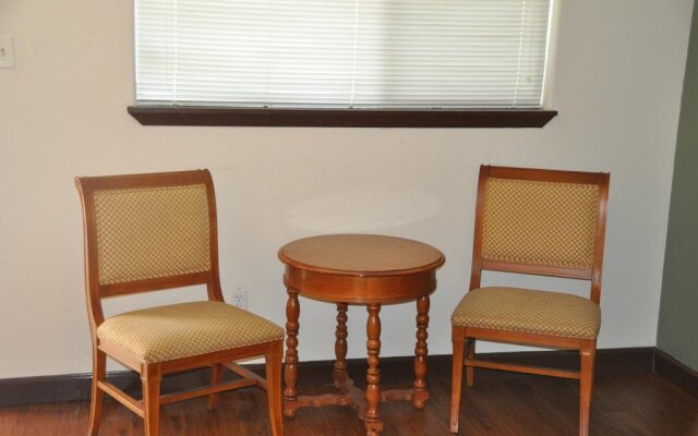 Pasadena Inn & Suites