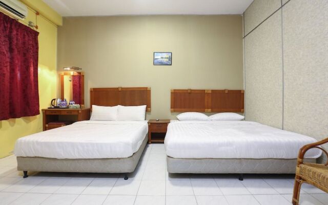 OYO 89931 Aqamar Raxxiz Inn 1