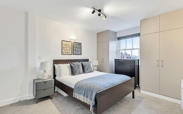 Chiswick Gem: 2 Bedroom Flat