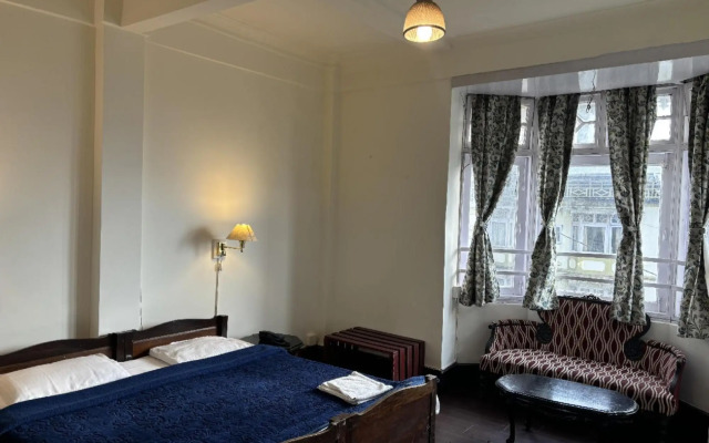 Pineridge Hotel