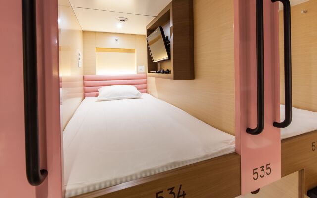 Y's Cabin Osaka Namba