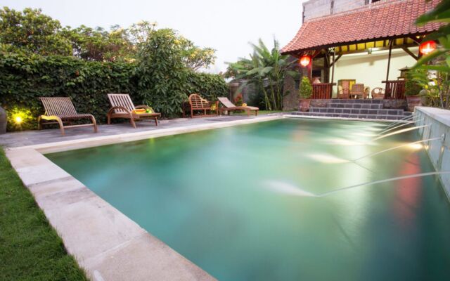 Kubu Ampo Villa