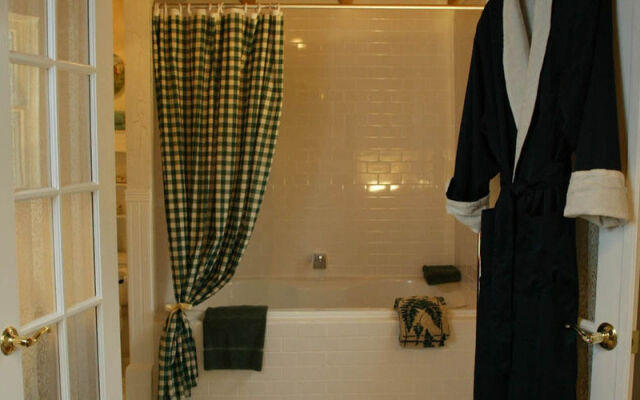 Historic Jacob Hill Inn