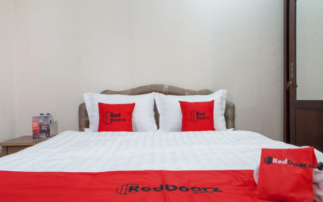 RedDoorz near Pelabuhan Tanjung Perak 2 Surabaya