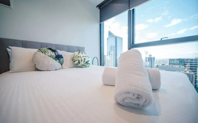 Modern Living@collins Centro Location 2BR – Guest Rooms – Melbourne