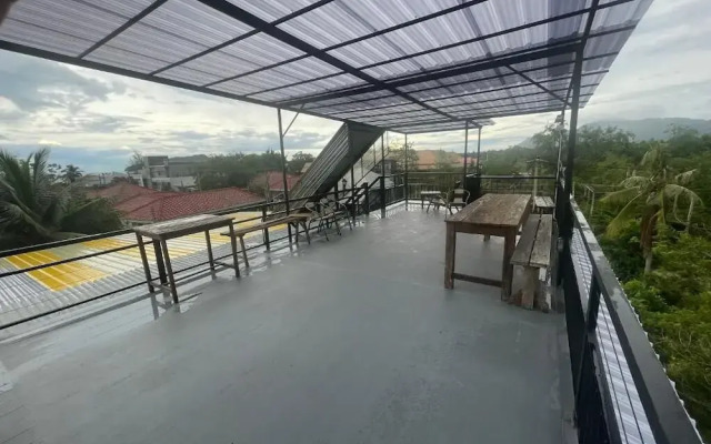 Golden Mango House