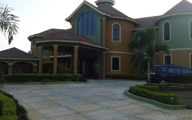 Milbrooks Resort