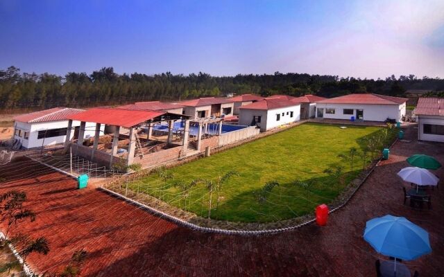 La Macaw Resort