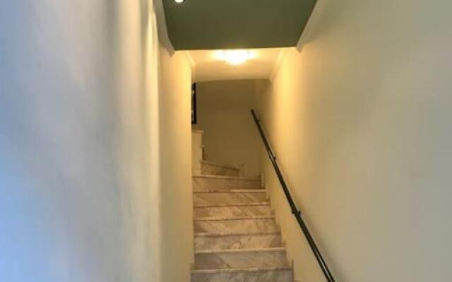 Cathryn Luxury Apartment -3-