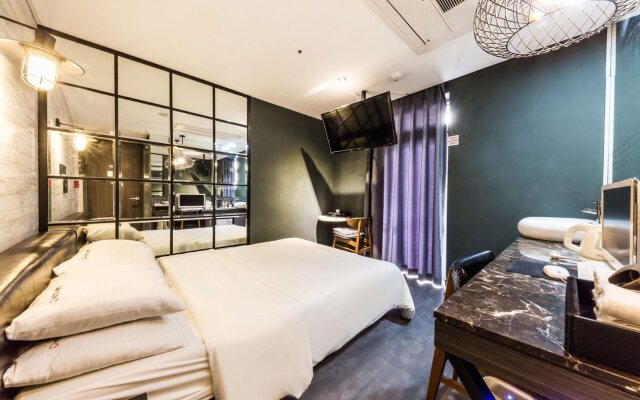 HERTZ Hotel