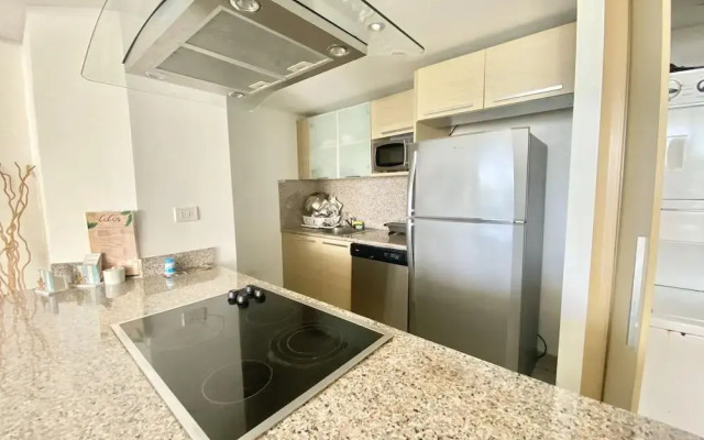 Marbella Towers gorgeous 3BR Apt , Beachfront