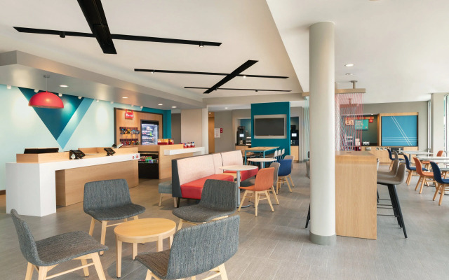 Holiday Inn Express Savannah - Gateway