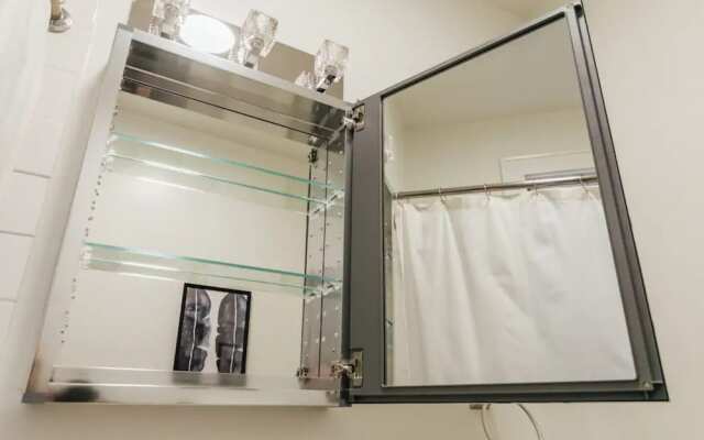 Best Deal 2BR Apt in Lakeview