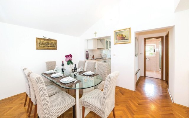 Amazing Home in Kastel Gomilica With Wifi and 4 Bedrooms