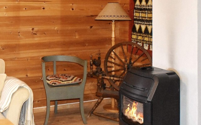 Secluded Mountain Retreat-by Traum