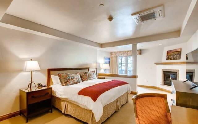 Vail Village King Hotel Room