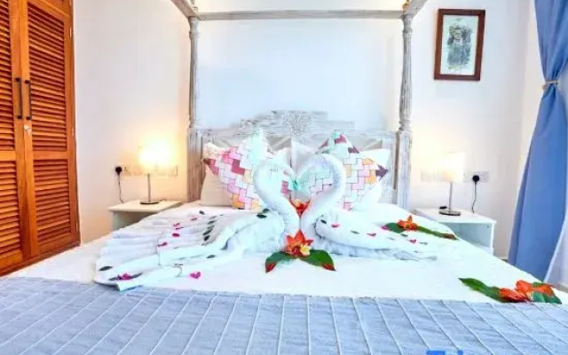 Nana's boho BeachfrontVilla w/Ac&pool